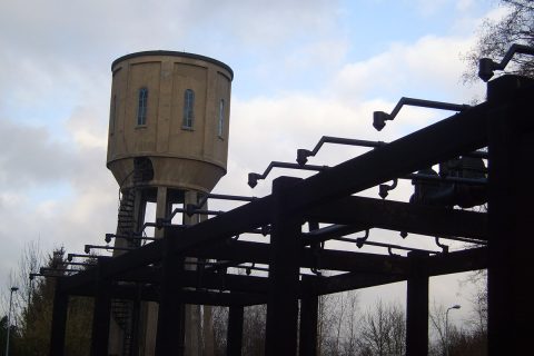 Watertoren met ontijzeringsinstallatie